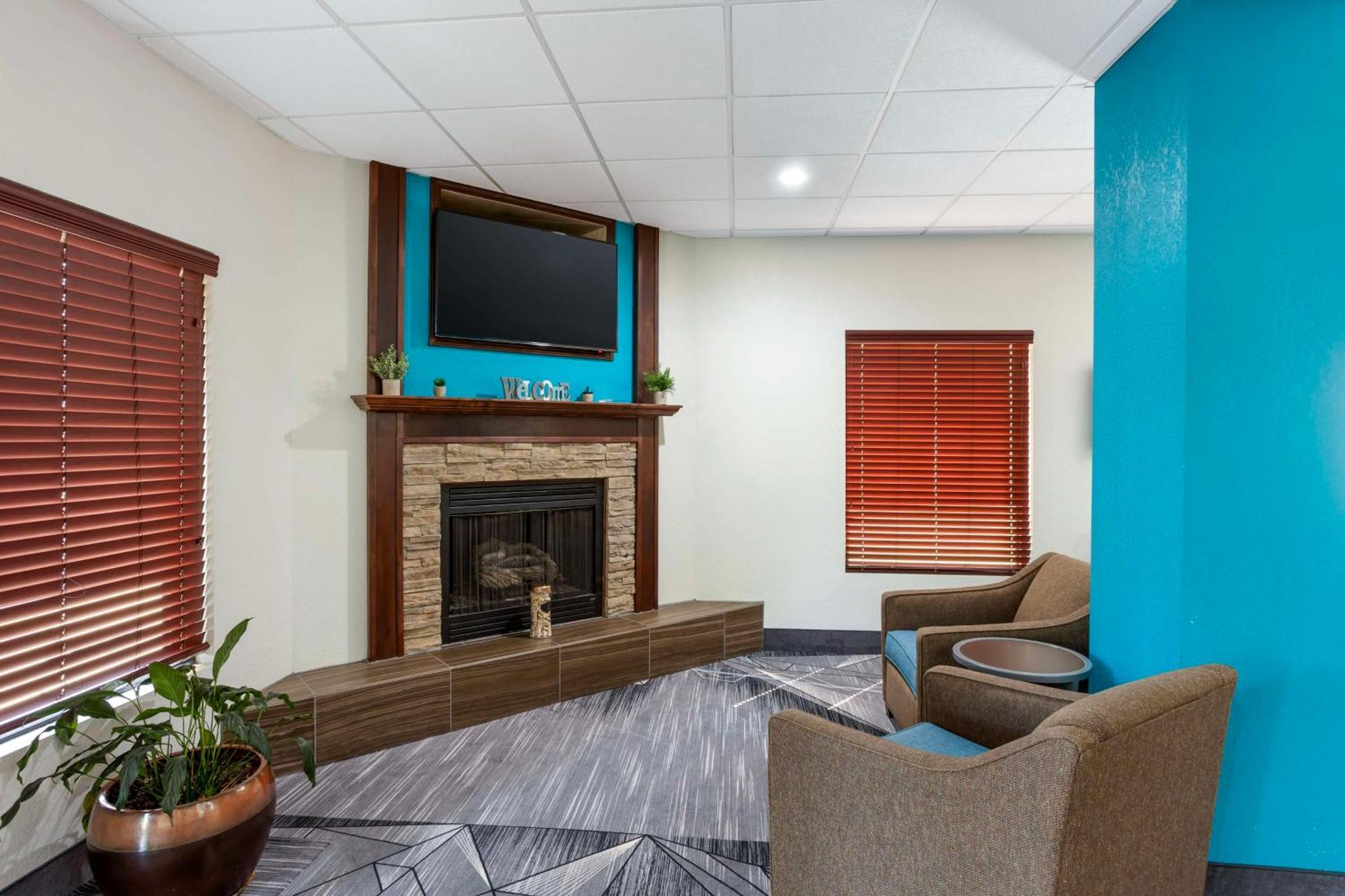 Best Western Plus Springfield Airport Inn Exterior photo
